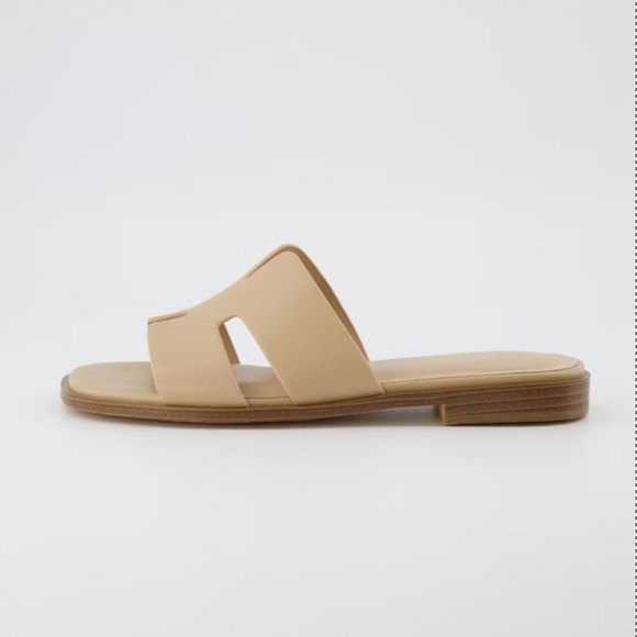 CUSHIONAIRE Voyage Cutout Strap Slides for Women - Picture 8 of 9
